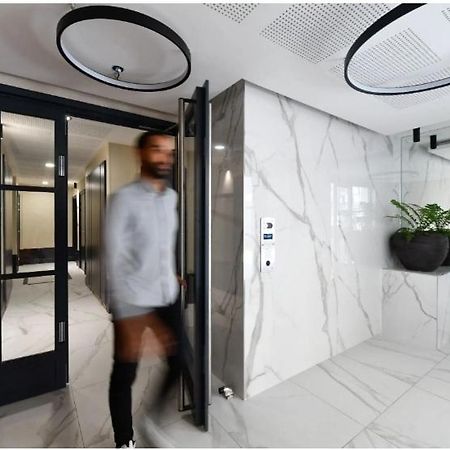 Studio Neuf Paris La Defense Metro 15 Rueil - Suresnes - Mont Valerien Eksteriør bilde