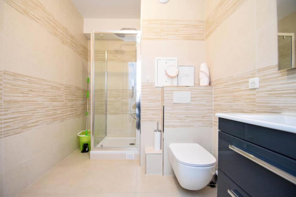Studio Neuf Paris La Defense Metro 15 Rueil - Suresnes - Mont Valerien Eksteriør bilde