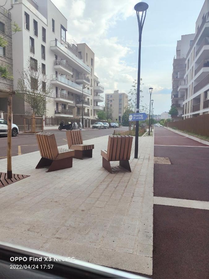 Studio Neuf Paris La Defense Metro 15 Rueil - Suresnes - Mont Valerien Eksteriør bilde